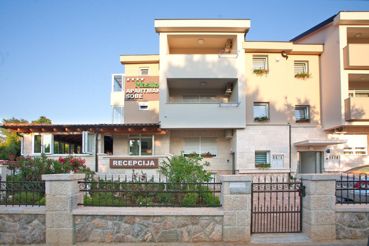 Apartments Maslina II Njivice Exteriér fotografie