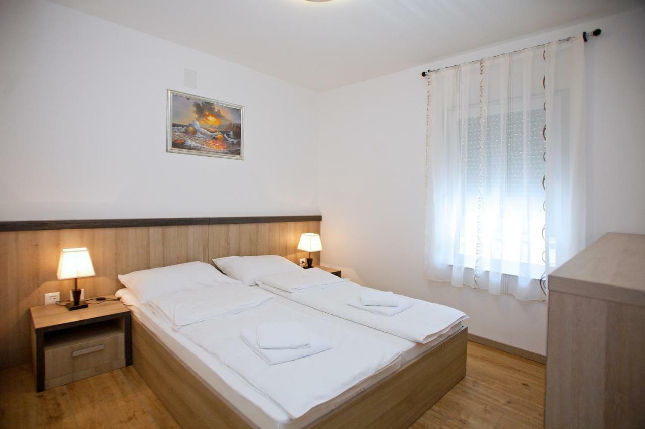 Apartments Maslina II Njivice Exteriér fotografie