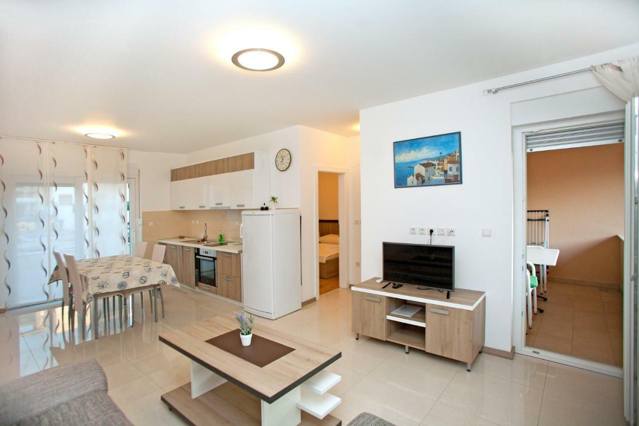Apartments Maslina II Njivice Exteriér fotografie